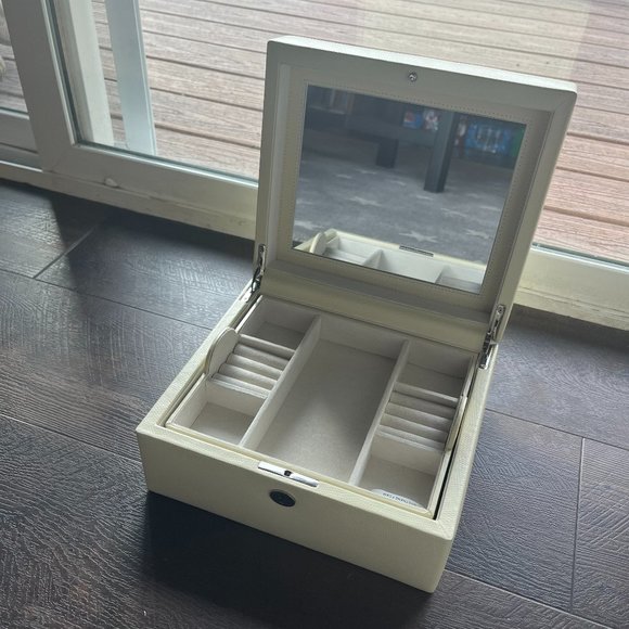 WOLF Jewelry Wolfxpotterybarn Mckenna Leather Jewelry Box In Cream